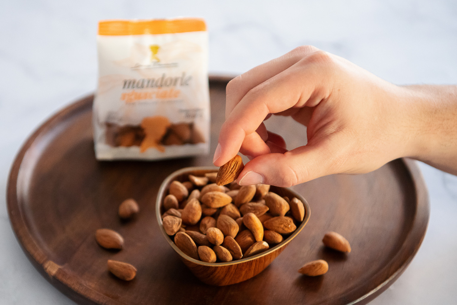 mandorle come spuntino donna francesca